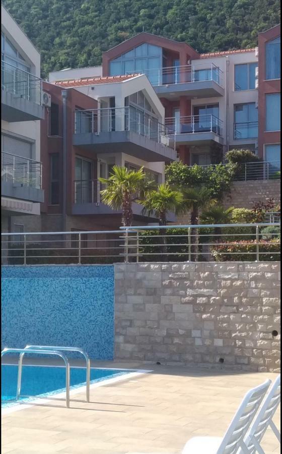 Apartments Acacia Hill Thenovici Exterior photo